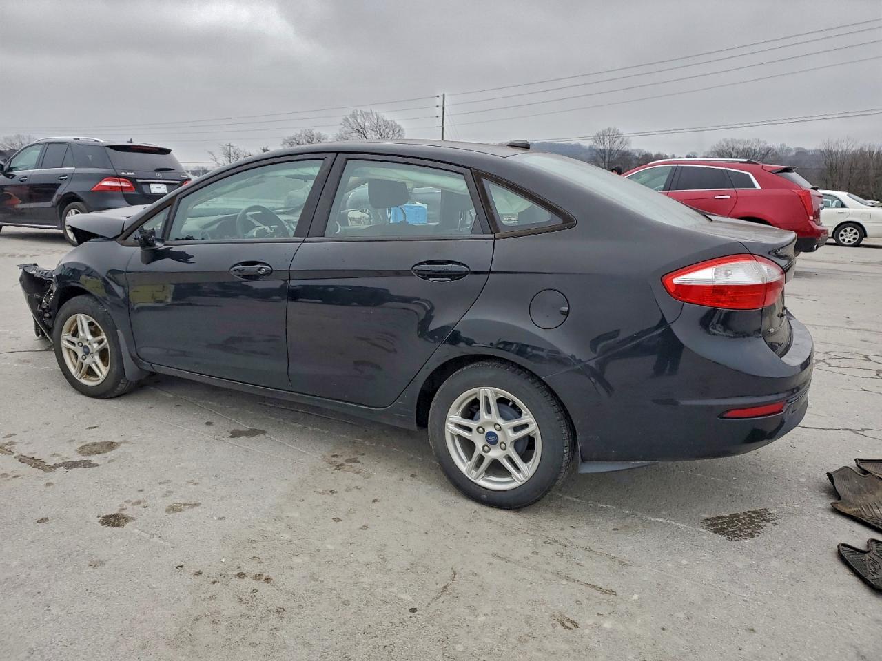 2019 Ford Fiesta Se - Image 2