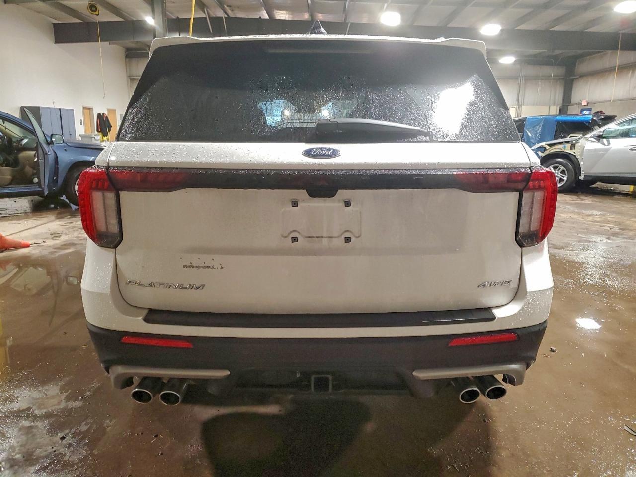2025 Ford Explorer Platinum - Фото 6