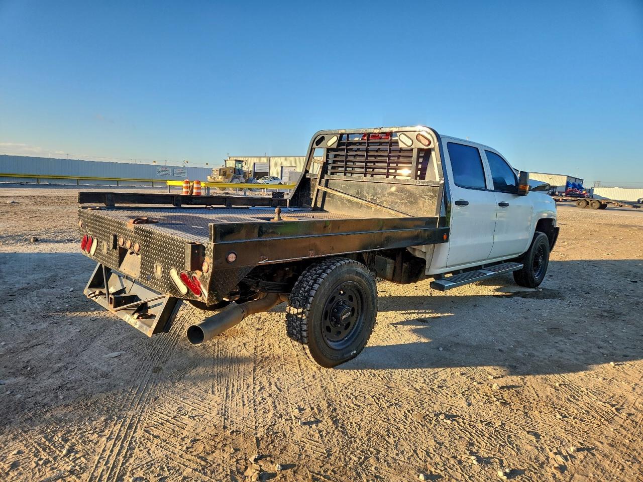 2015 Chevrolet Silverado Flatbed Truck - Фото 4