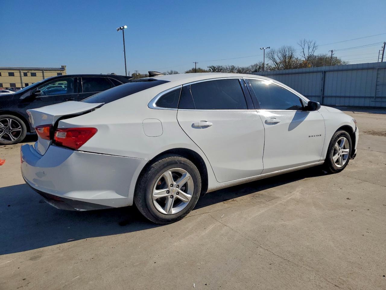 2021 Chevrolet Malibu Ls - Image 3