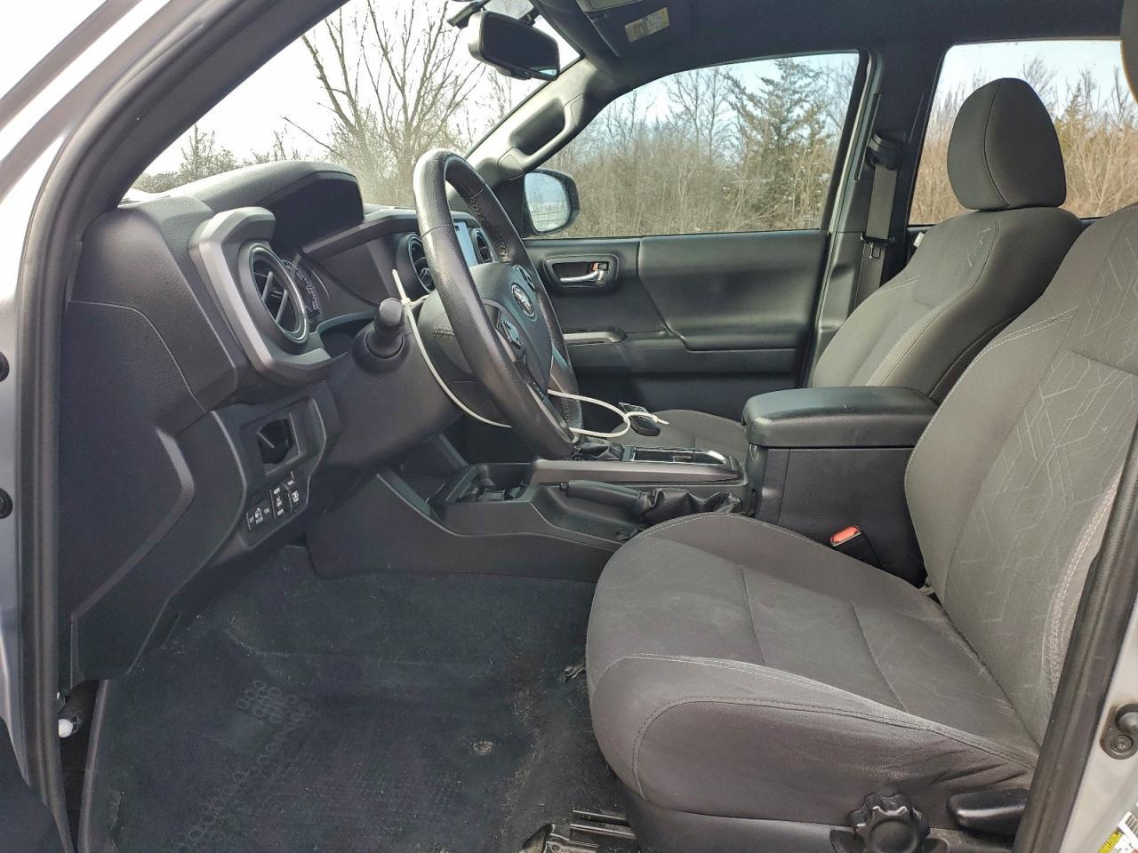2017 Toyota Tacoma Double Cab - Image 7
