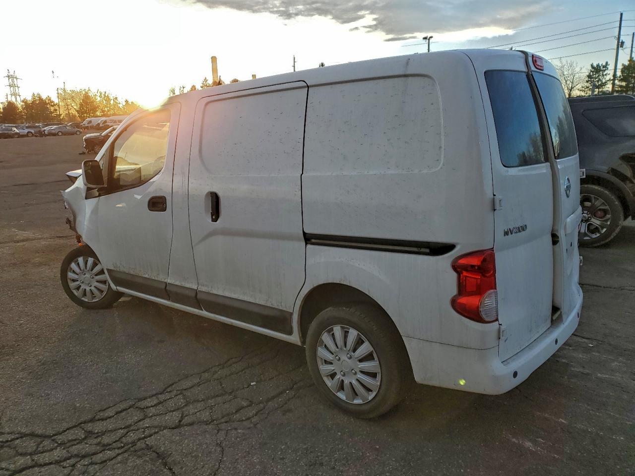 2016 Nissan Nv200 2.5S - Фото 2