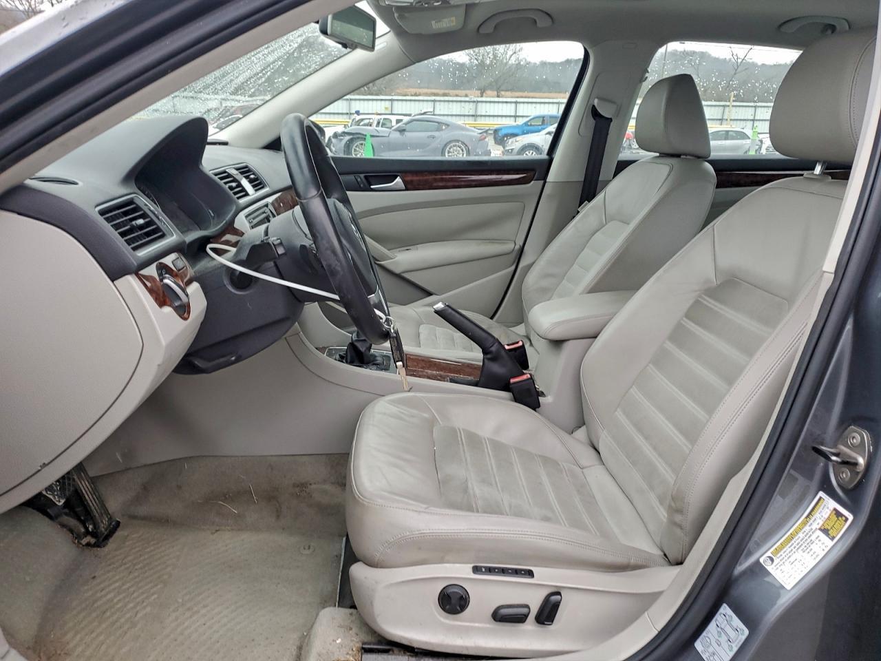 2012 Volkswagen Passat Sel - Image 7