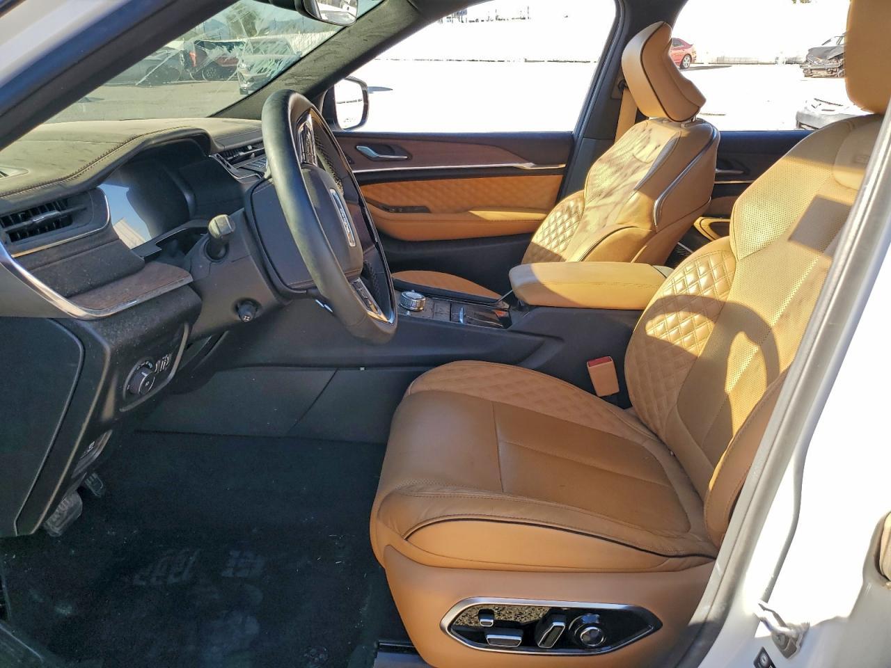 2025 Jeep Grand Cherokee L Summit - Image 7