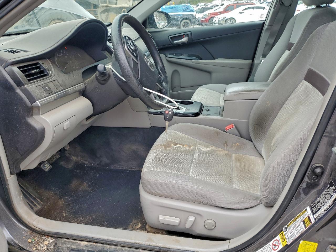 2014 Toyota Camry L - Фото 7