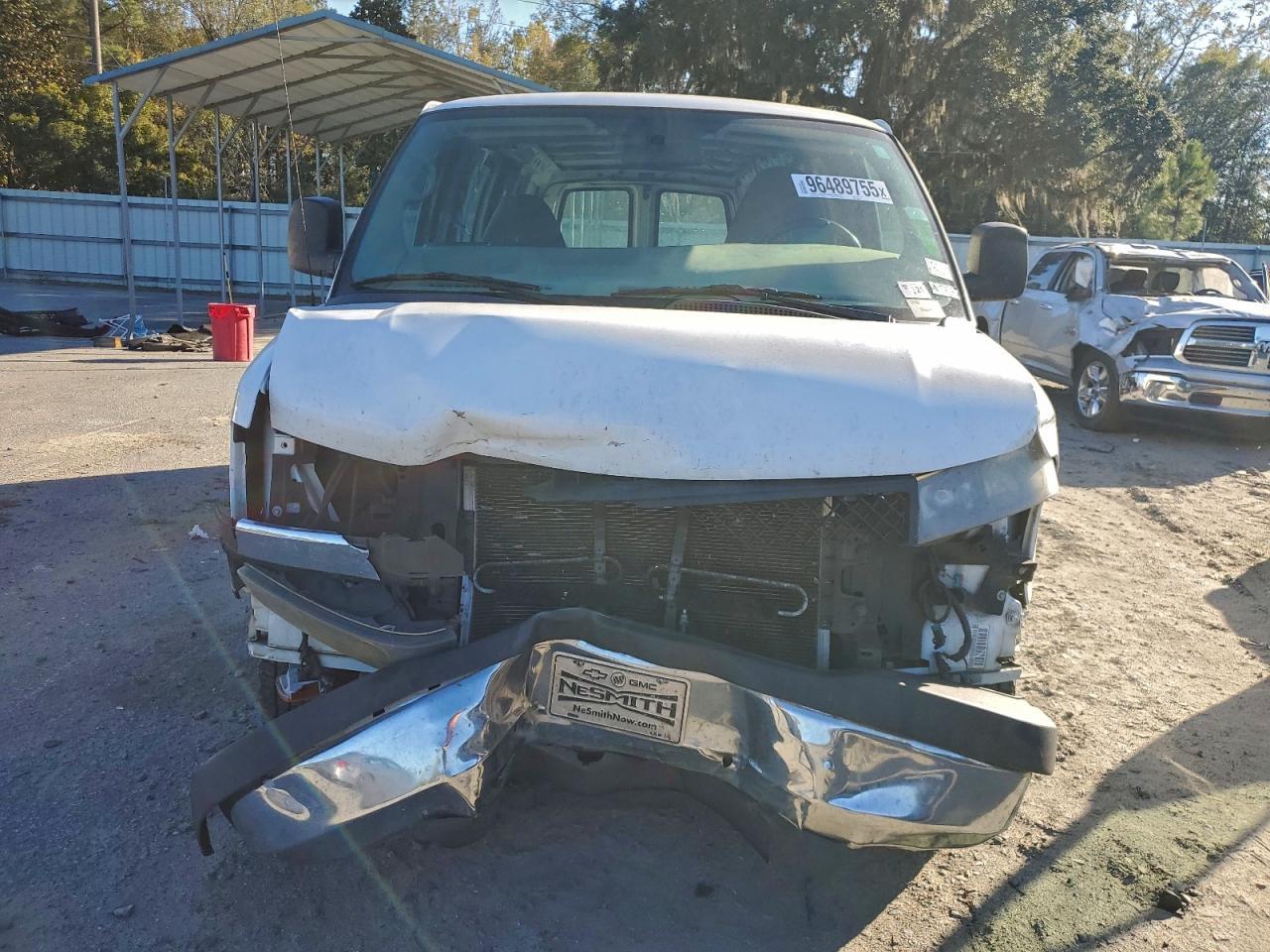 2015 Chevrolet Express G2500 - Image 5