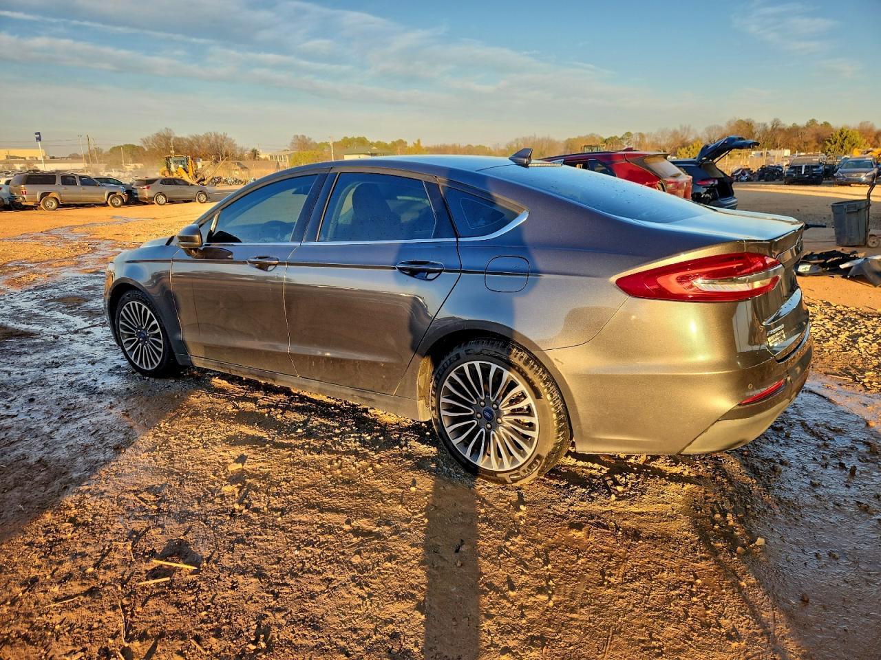 2020 Ford Fusion Se - Image 2