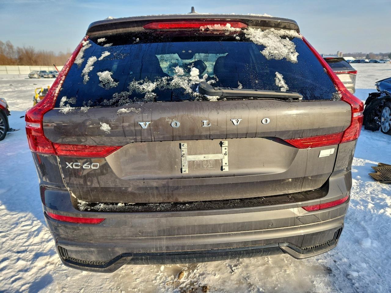 2022 Volvo Xc60 T8 Recharge R-Design - Image 6