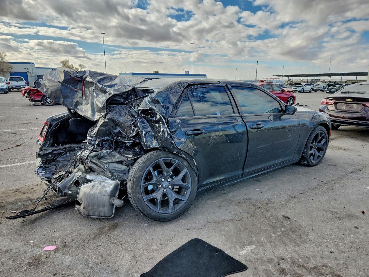 2022 Chrysler 300 S - Фото 3
