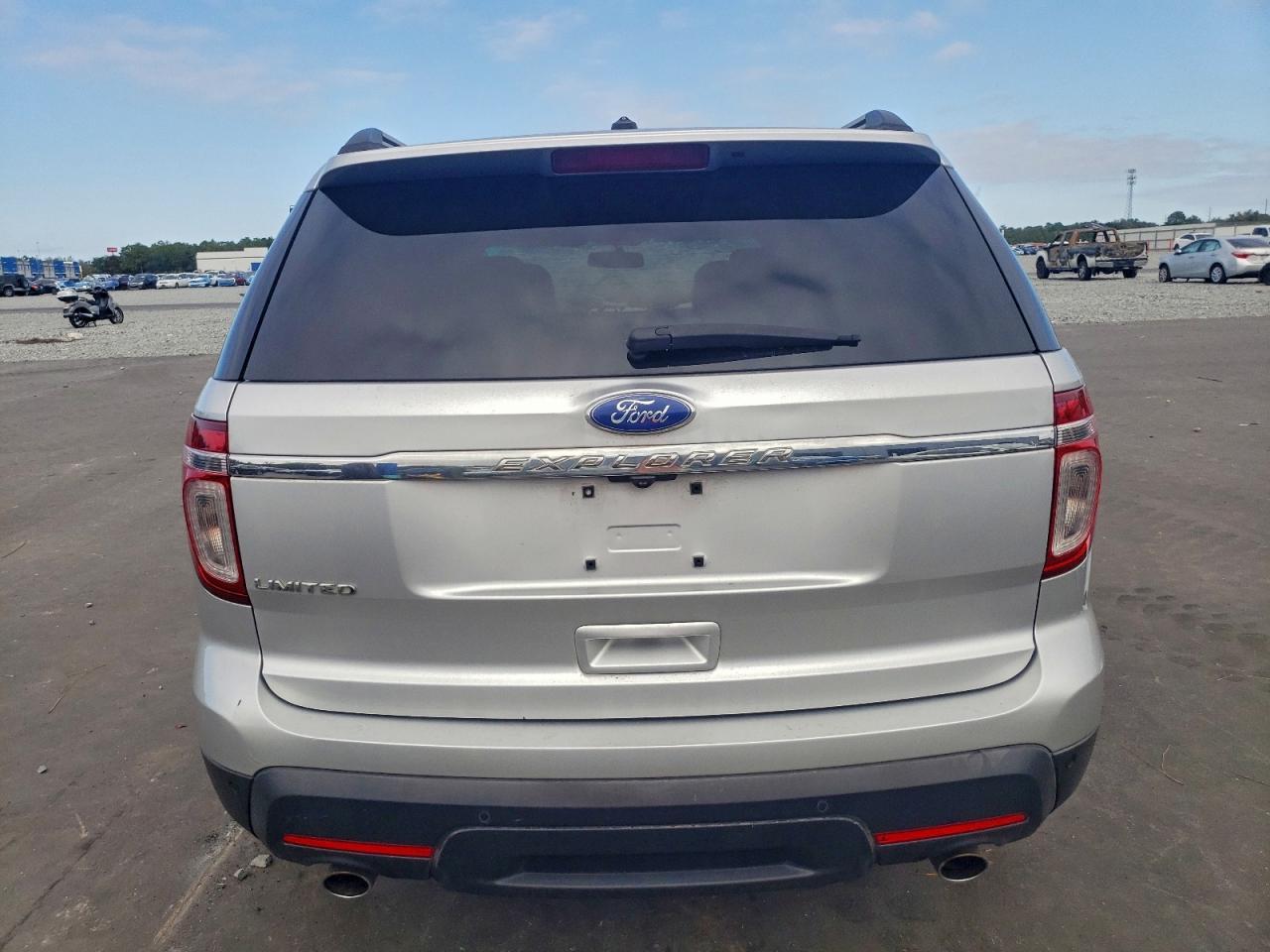 2011 Ford Explorer Limited - Image 6