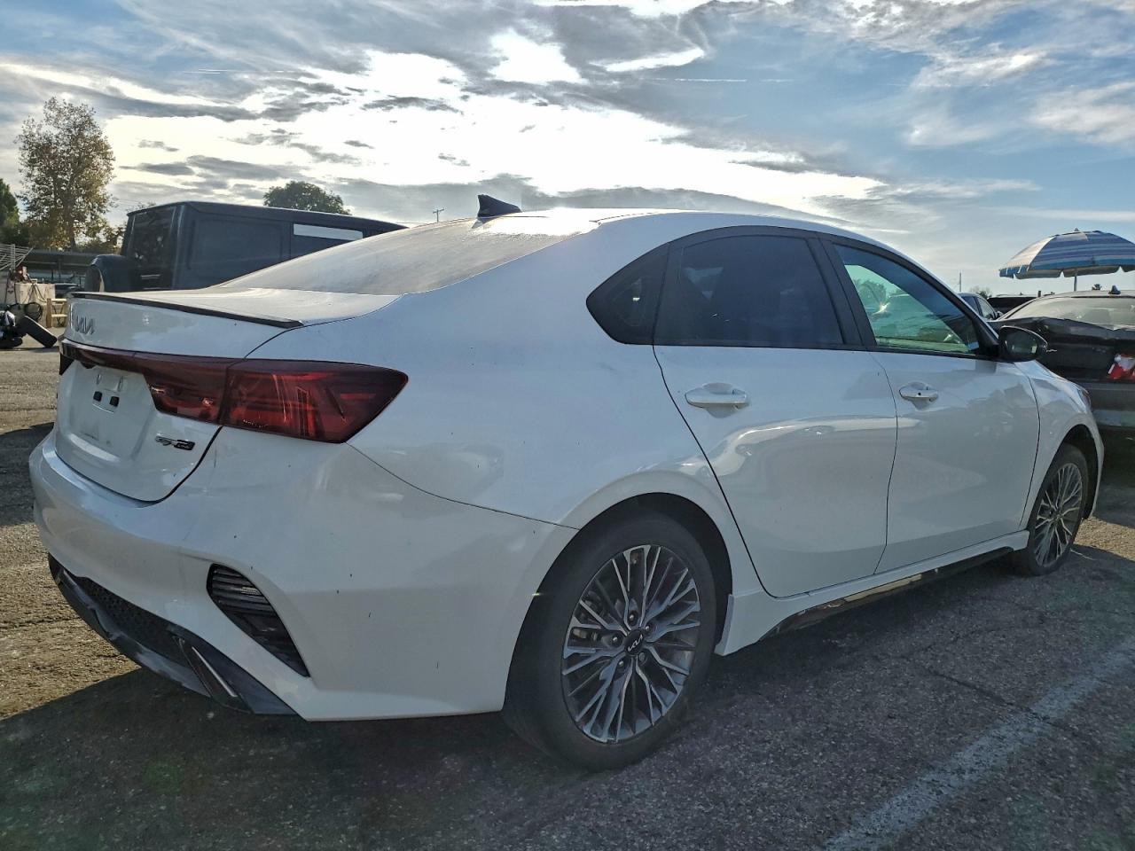2022 Kia Forte Gt Line - Фото 3