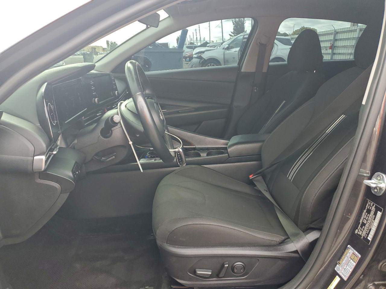 2021 Hyundai Elantra - Image 7