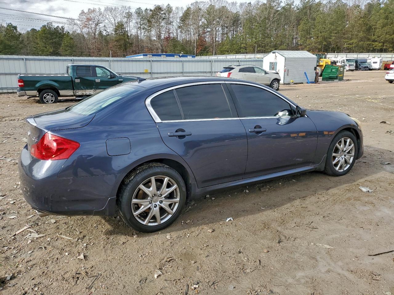 2011 Infiniti G37 - Фото 3
