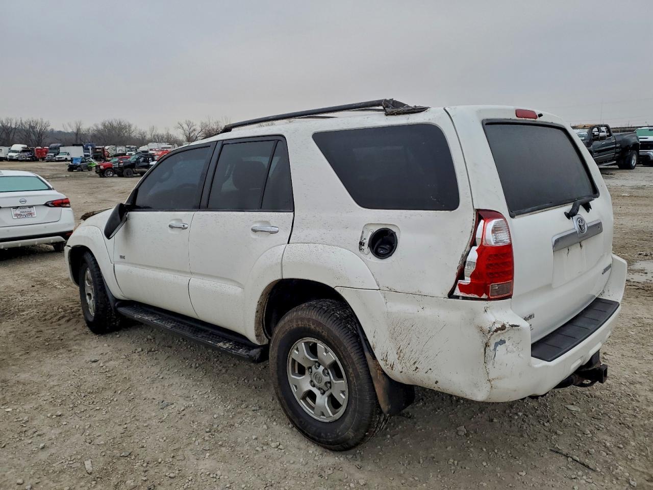 2007 Toyota 4Runner Sr5 - Image 2