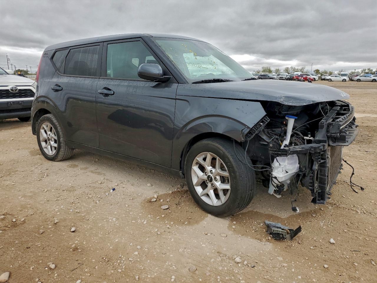 2022 Kia Soul Lx - Image 4