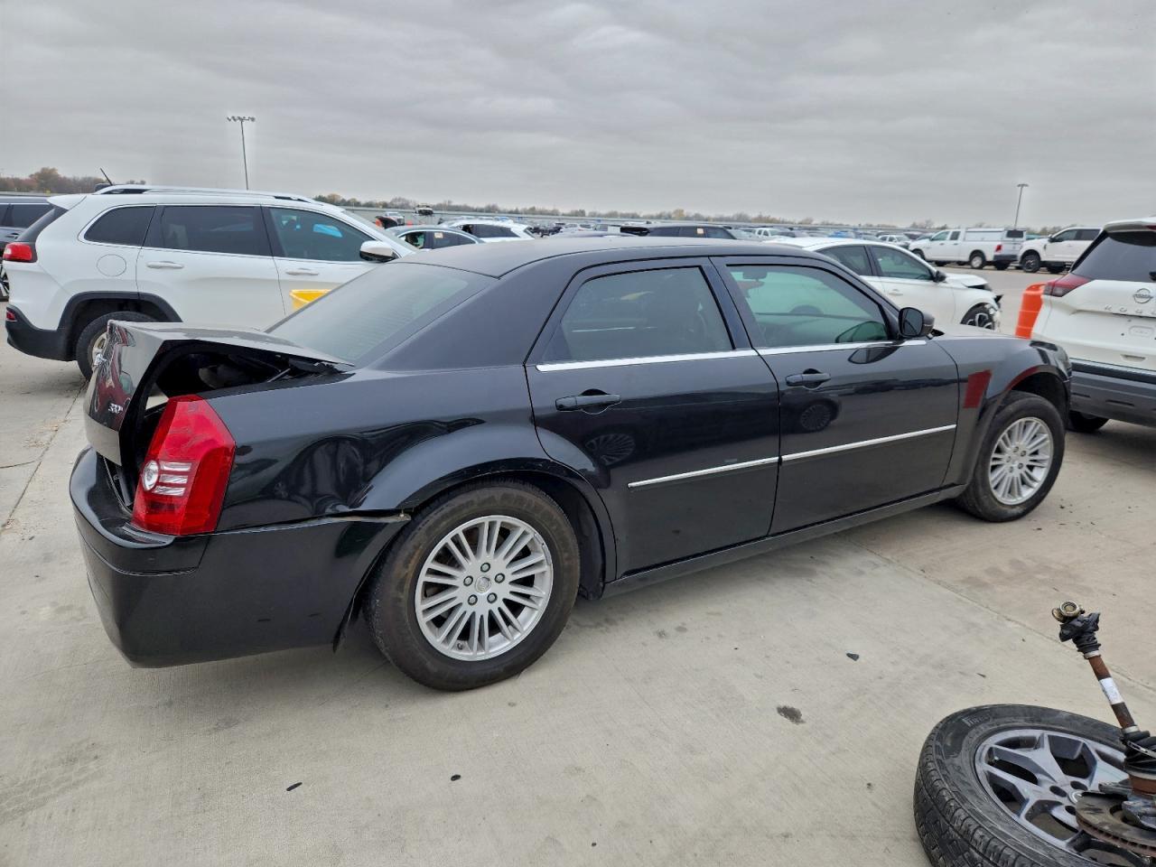 2009 Chrysler 300 Lx - Image 3