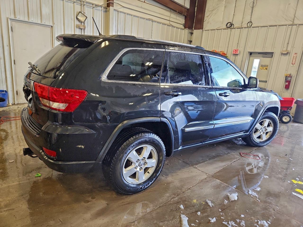 2013 Jeep Grand Cherokee Laredo - Image 3