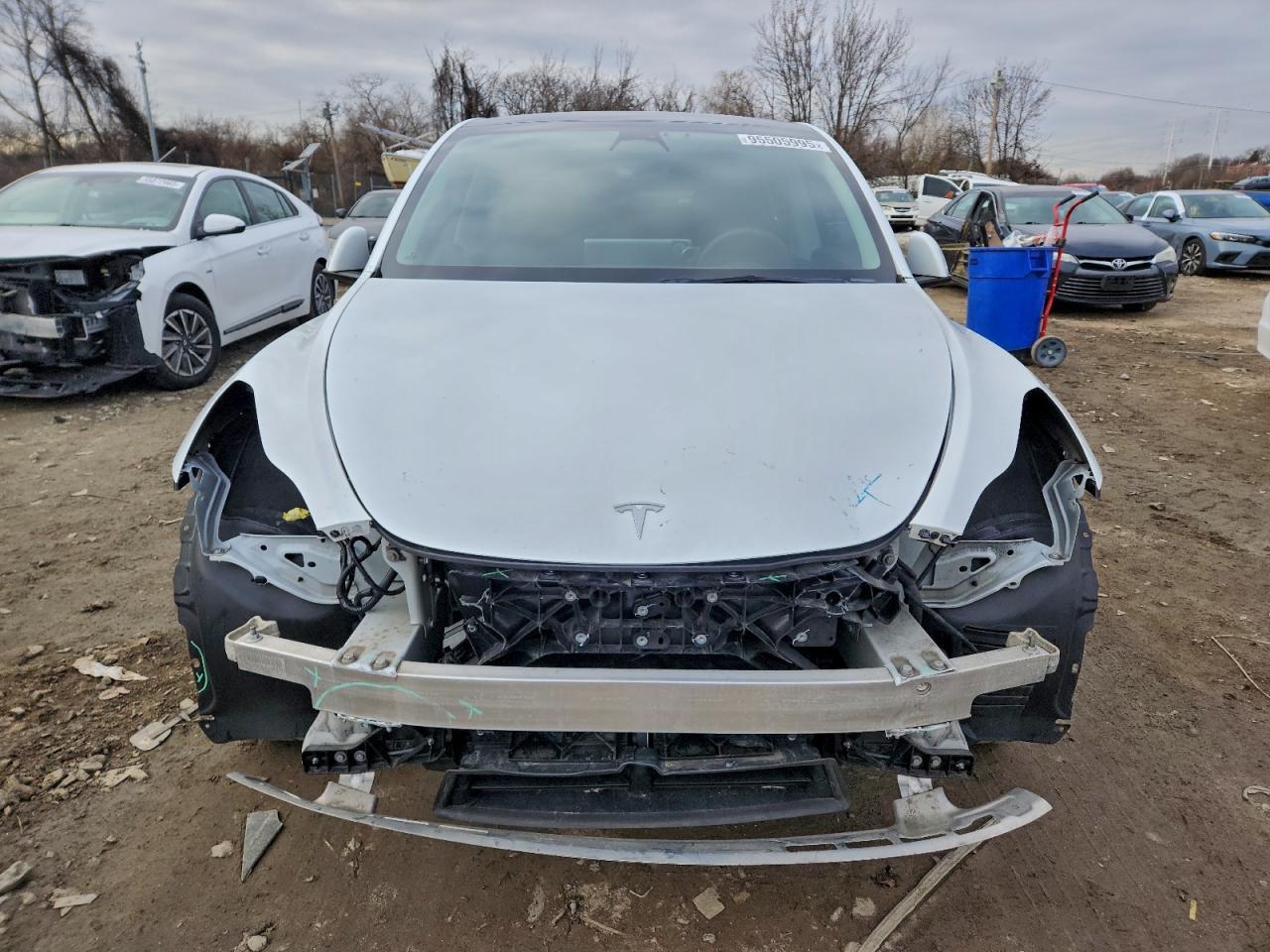 2023 Tesla Model Y - Image 5