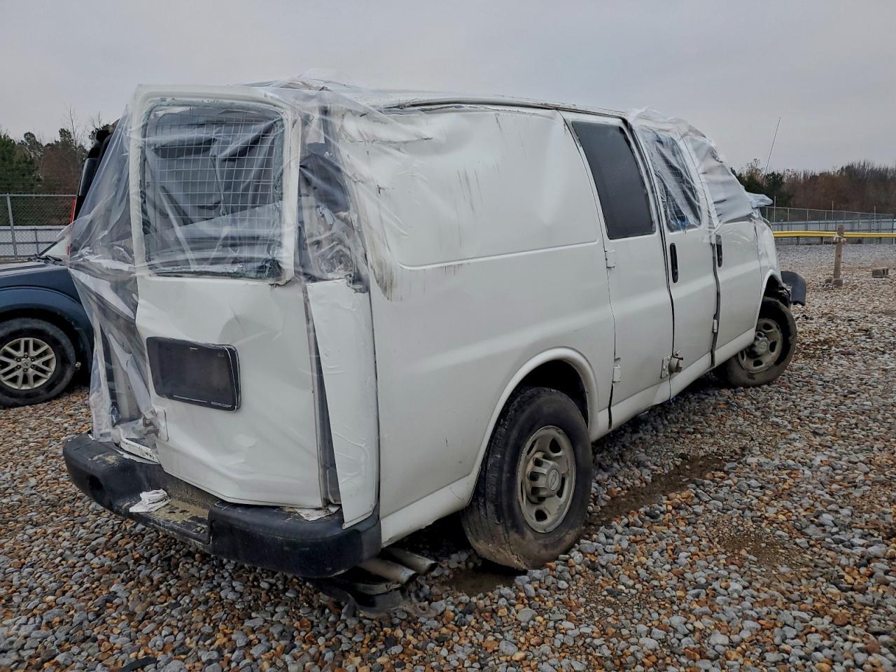 2008 Chevrolet Express 2500 Utility / Service Van - Image 3