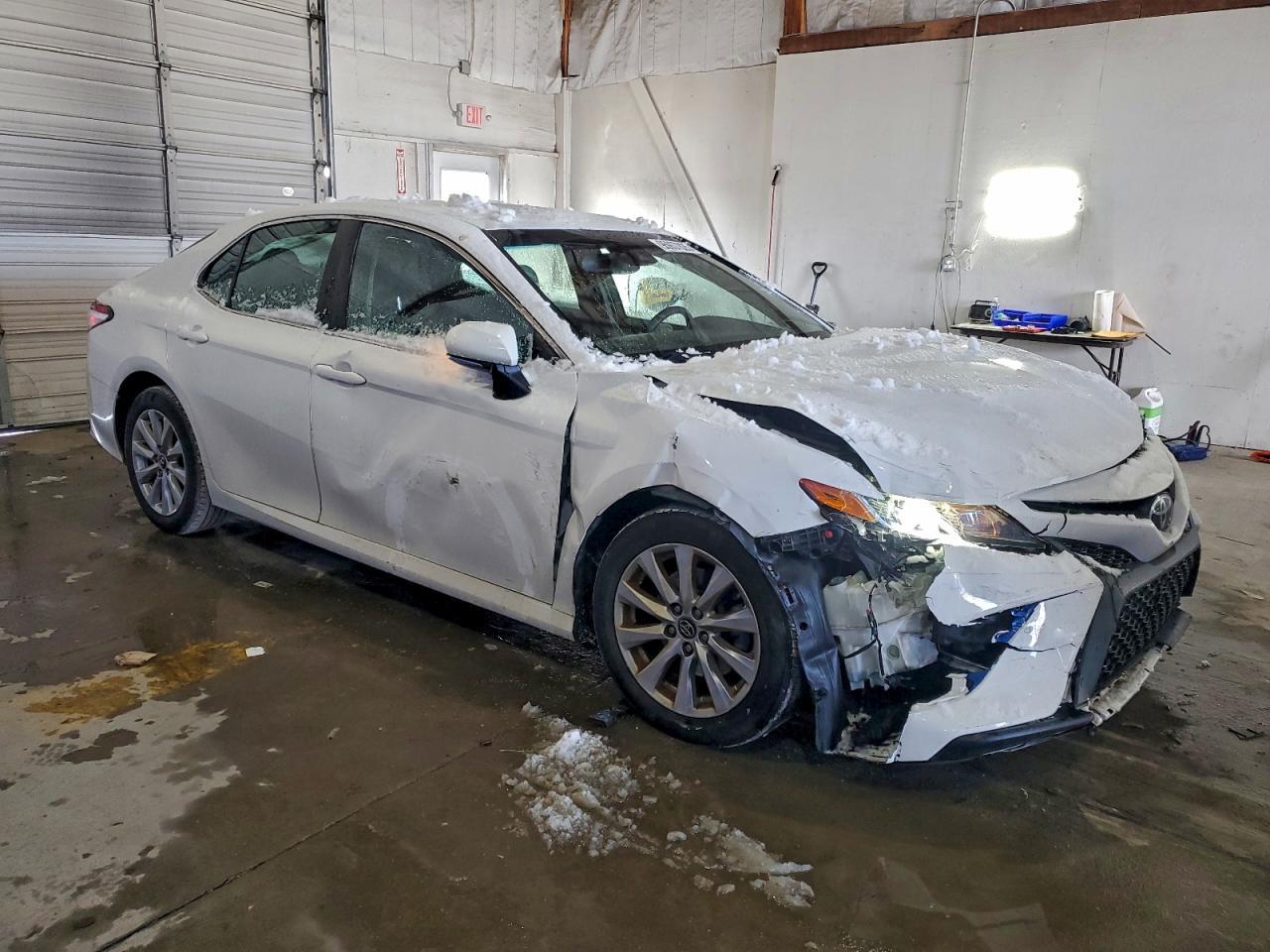 2018 Toyota Camry Le - Image 4