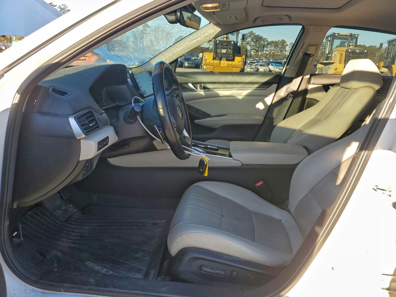 2021 Honda Accord Touring - Image 7