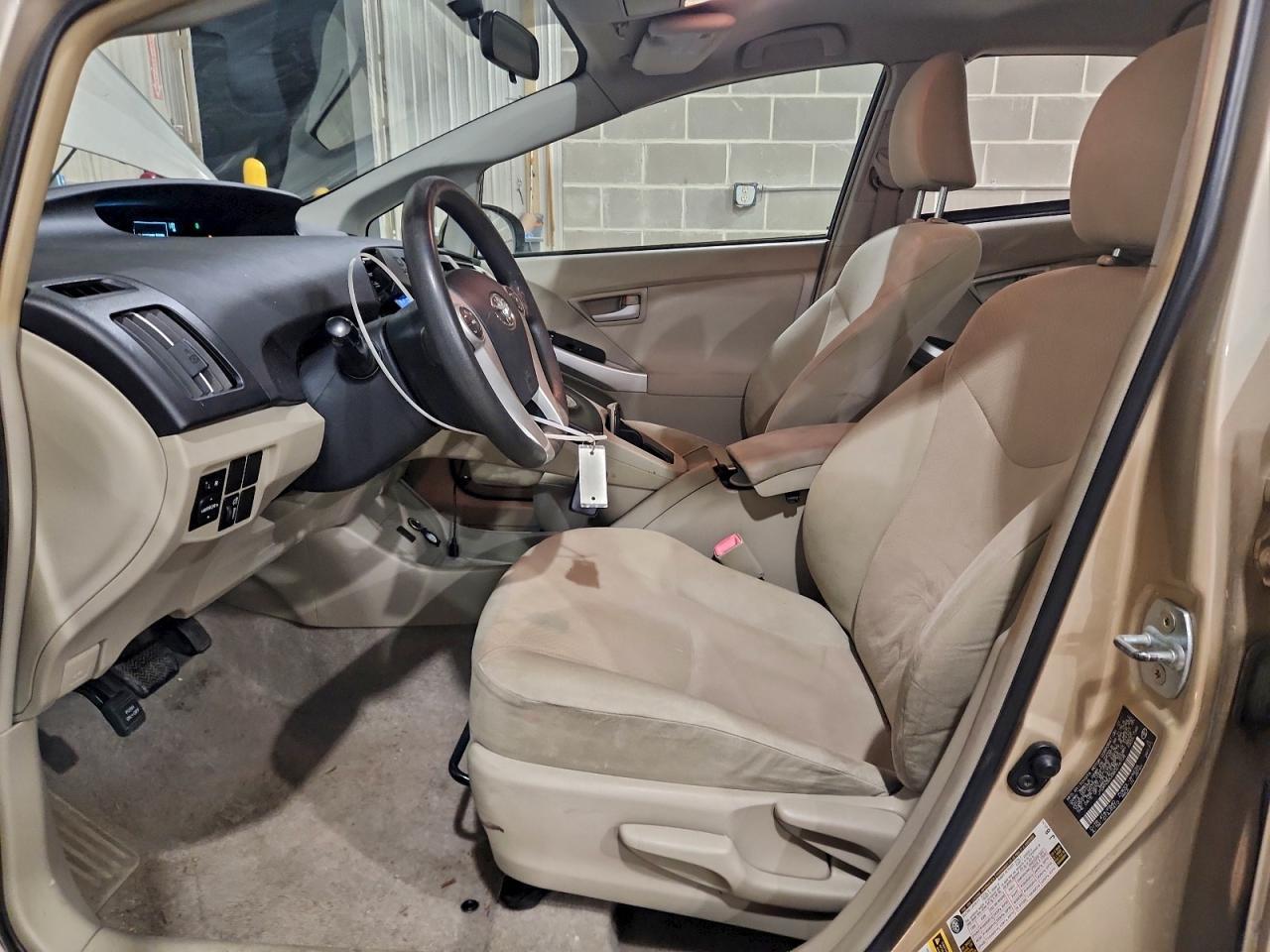 2011 Toyota Prius - Фото 7