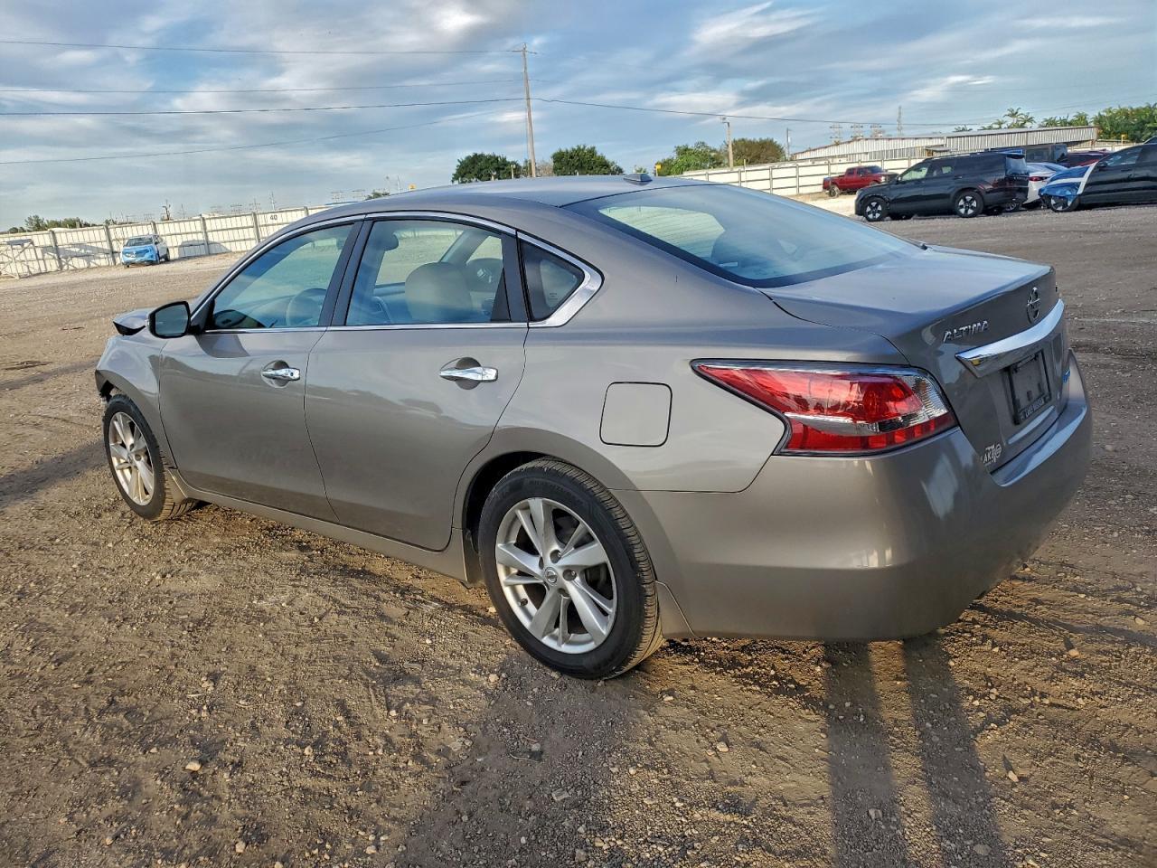 2014 Nissan Altima 2.5 - Фото 2