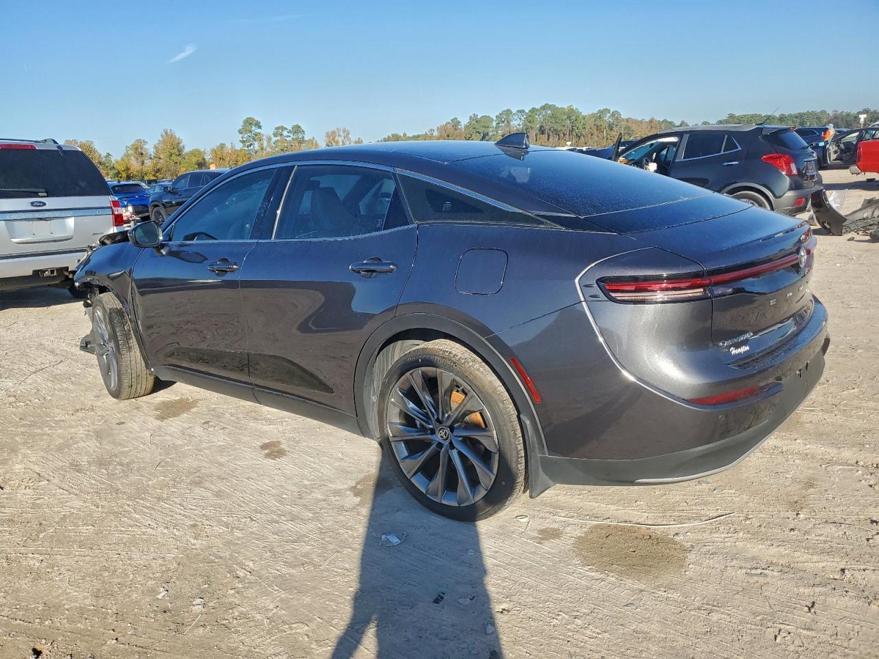 2024 Toyota Crown Xle - Image 2