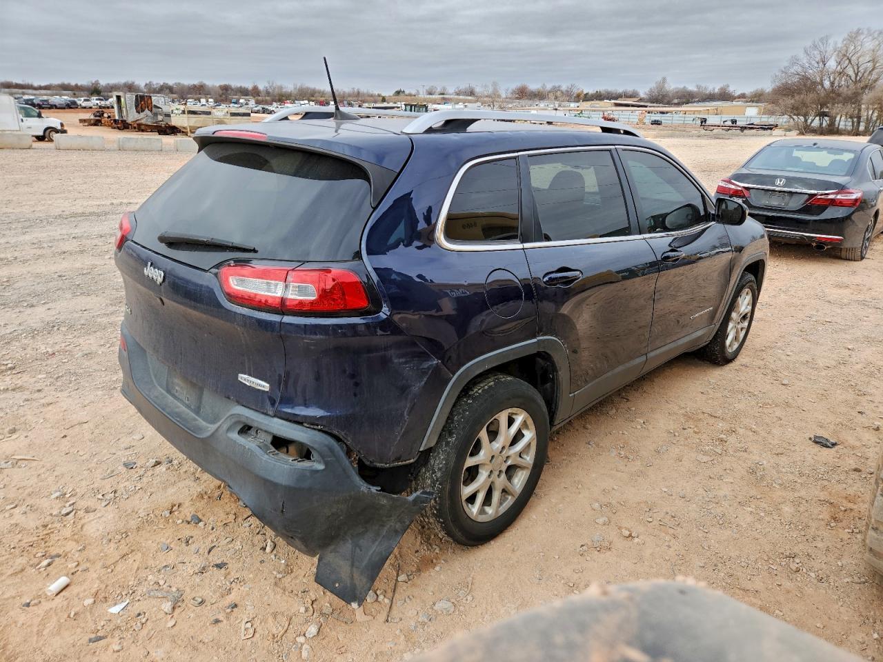 2016 Jeep Cherokee Latitude - Фото 3