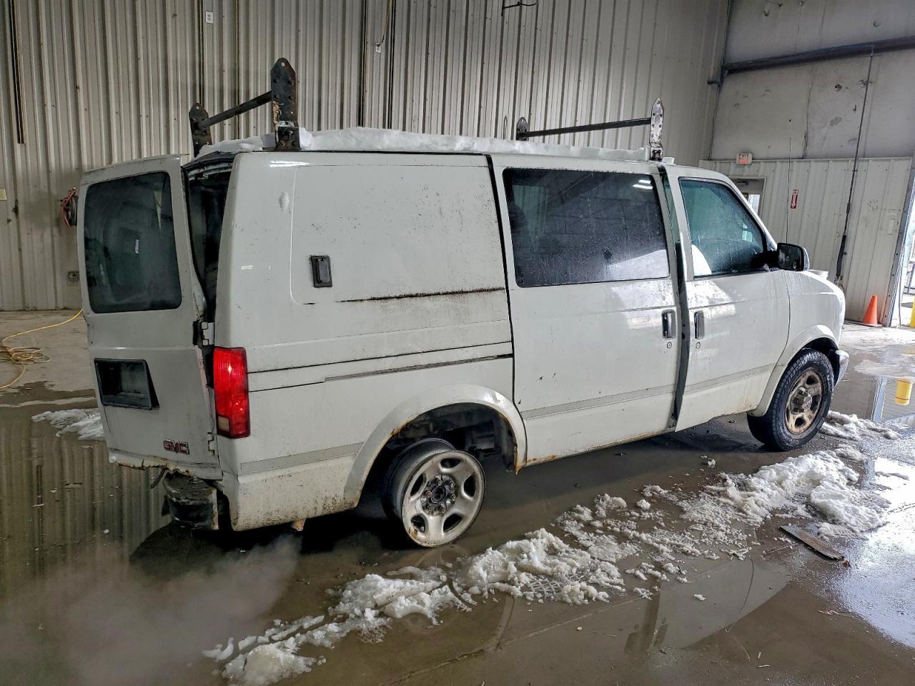 2005 GMC Safari Xt - Фото 3