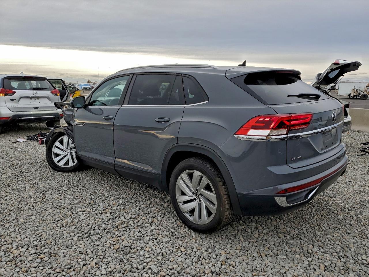 2020 Volkswagen Atlas Cross Sport Se - Image 2