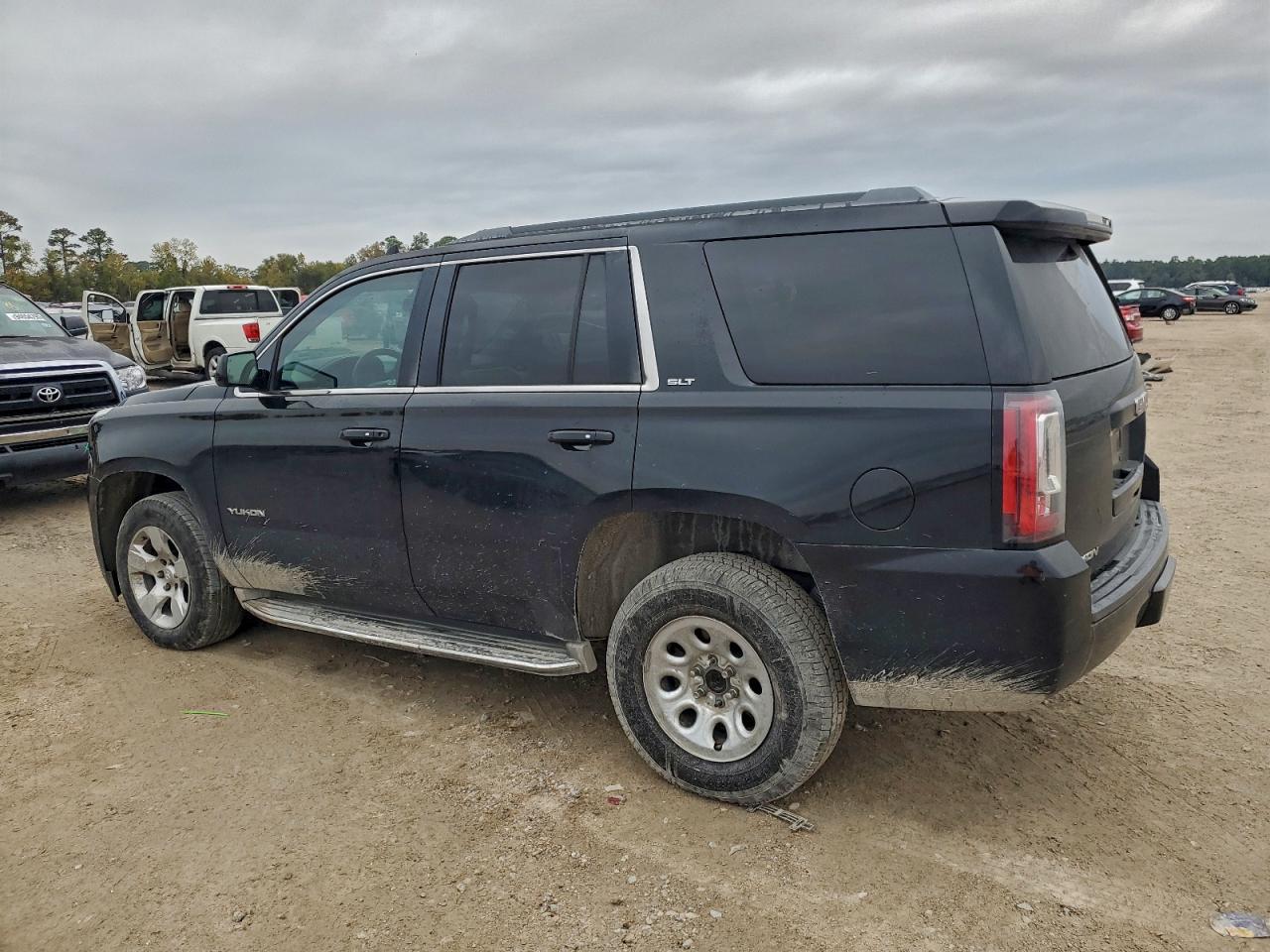 2016 GMC Yukon Slt - Фото 2