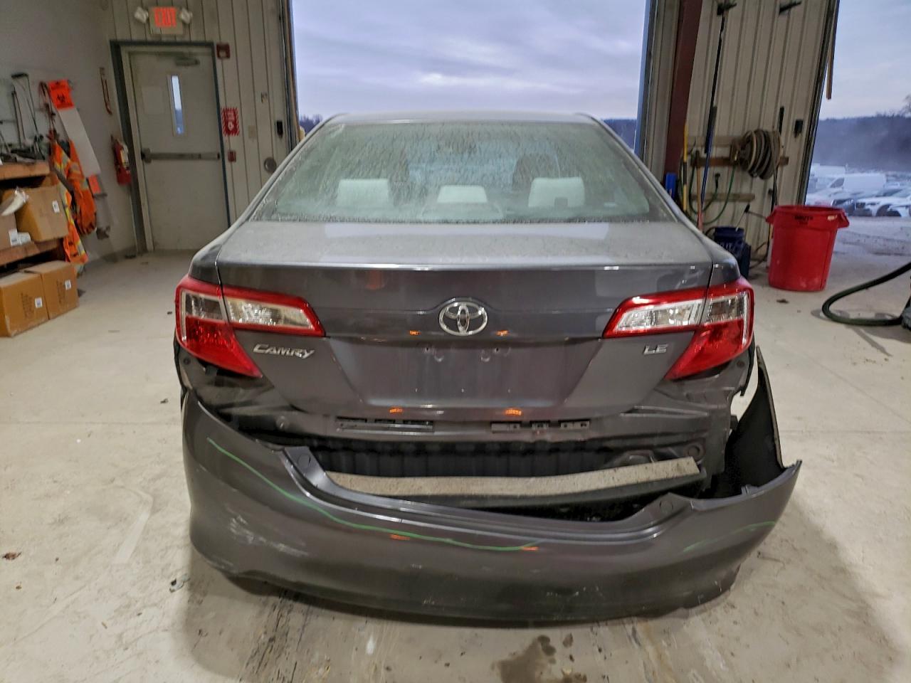 2014 Toyota Camry - Фото 6