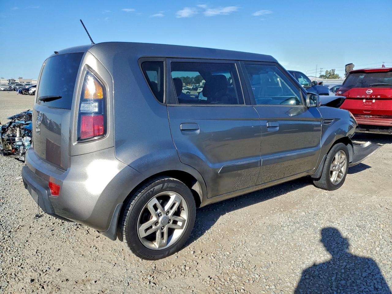 2010 Kia Soul + - Фото 3