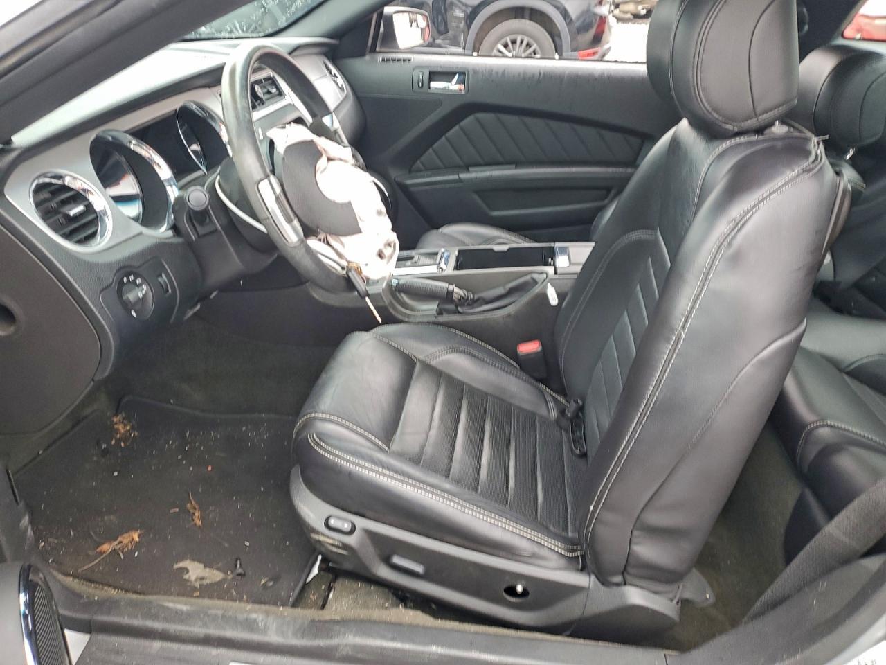 2014 Ford Mustang - Image 7