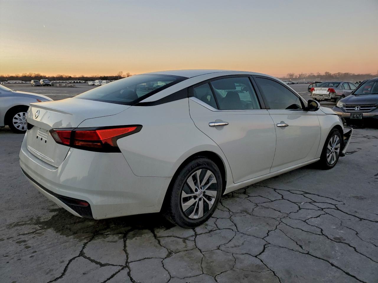 2022 Nissan Altima S - Image 3