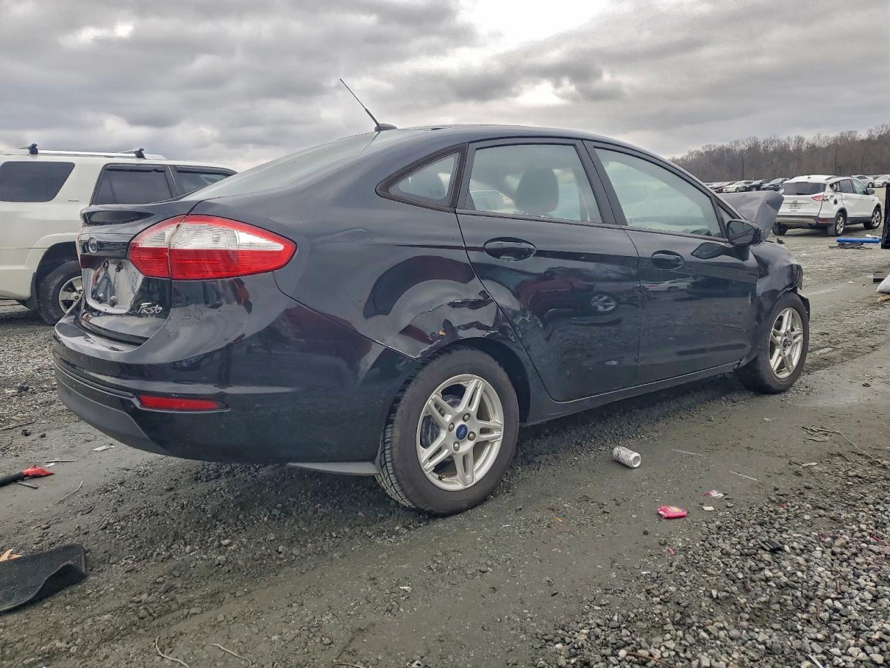 2017 Ford Fiesta Se - Image 3