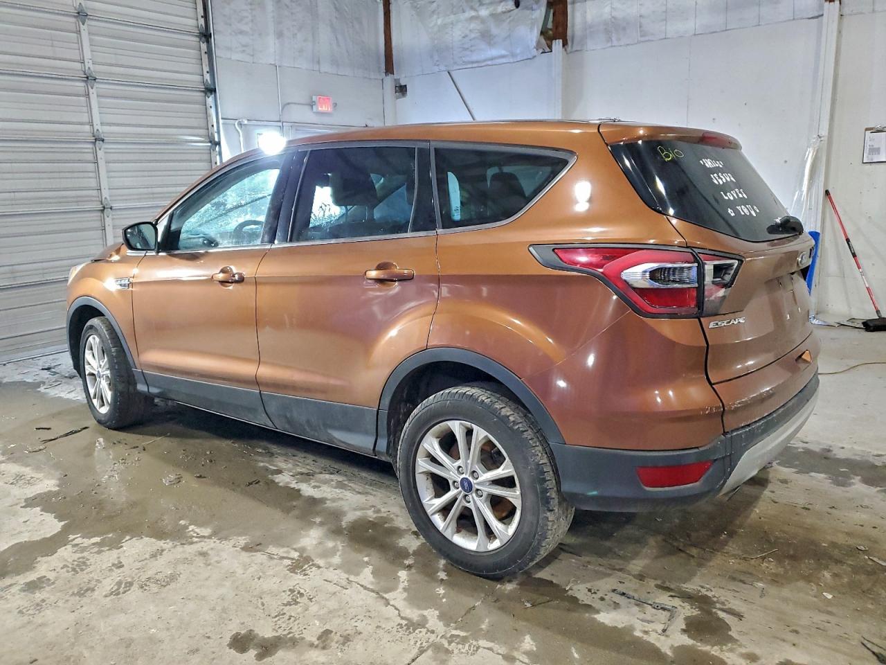 2017 Ford Escape Se - Image 2