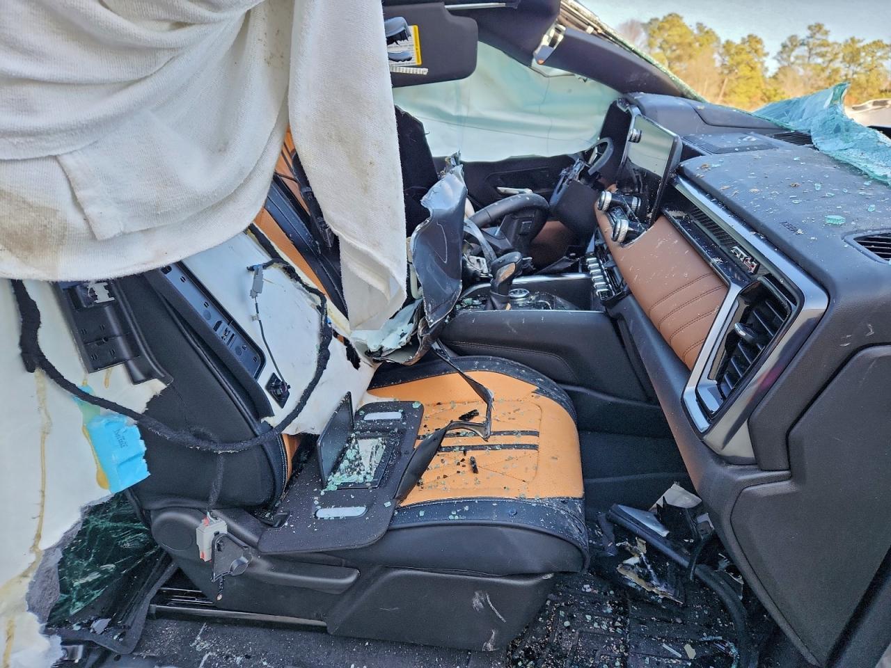 2024 GMC Canyon At4 - Image 7