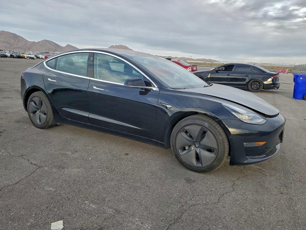 2018 Tesla Model 3 - Image 4