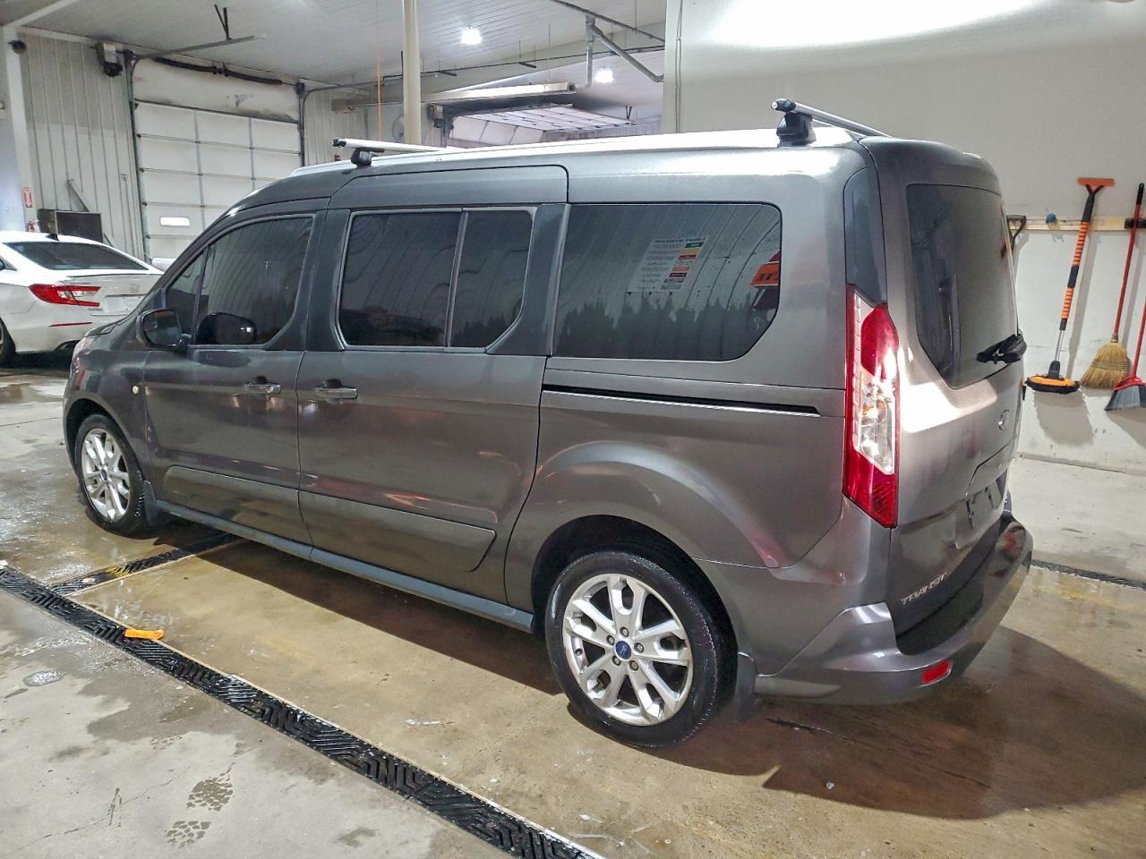 2016 Ford Transit Connect Xlt - Фото 2