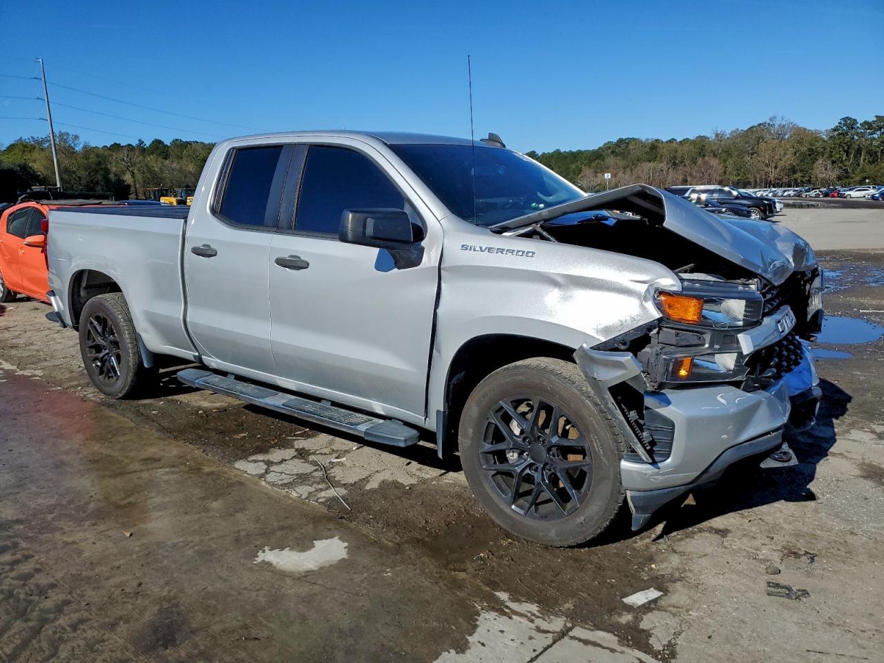 2020 Chevrolet Silverado C1500 Custom - Фото 4