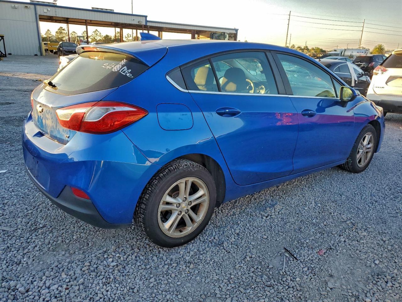 2018 Chevrolet Cruze Lt - Фото 3