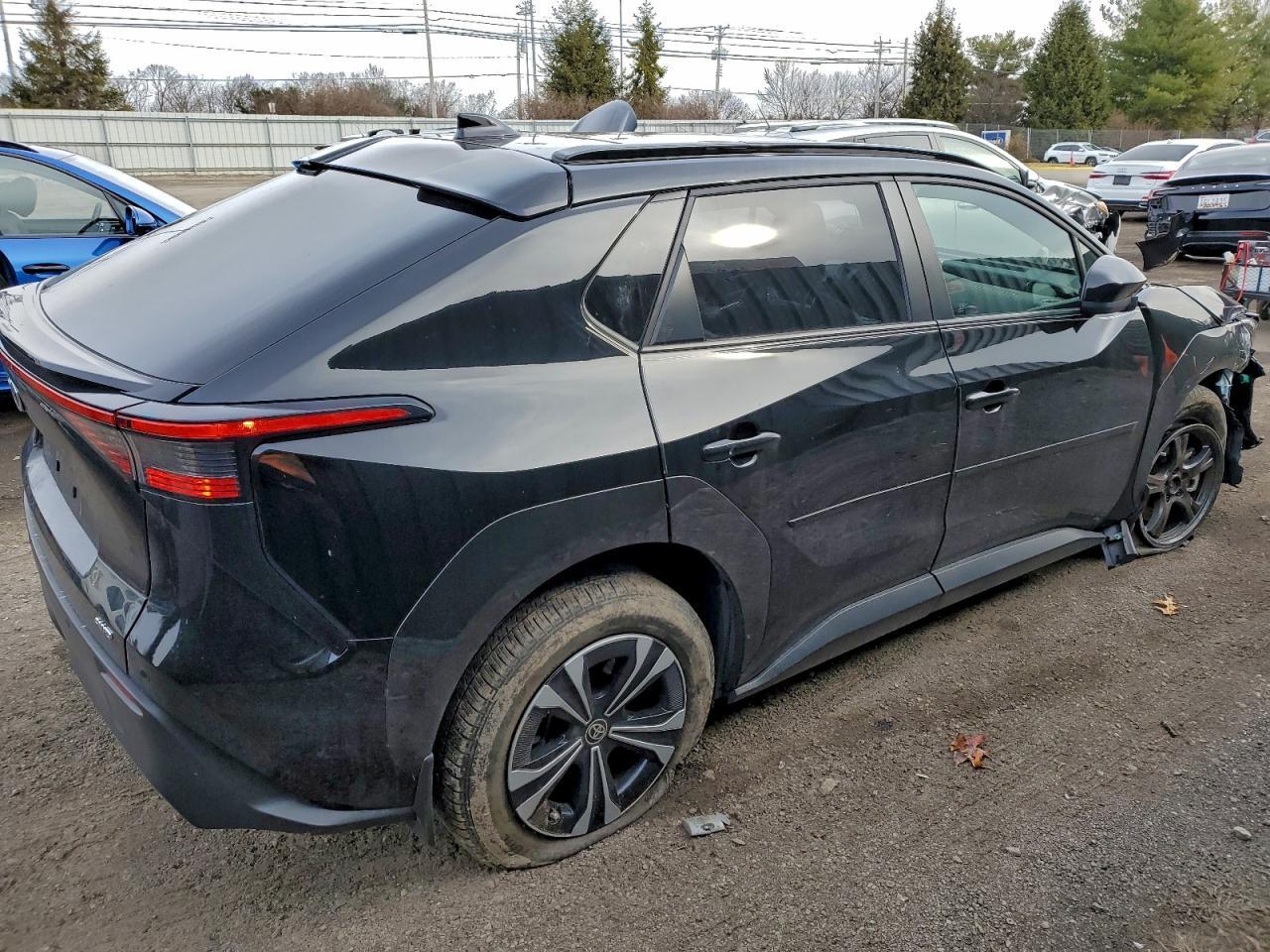 2023 Toyota Bz4X Xle - Image 3