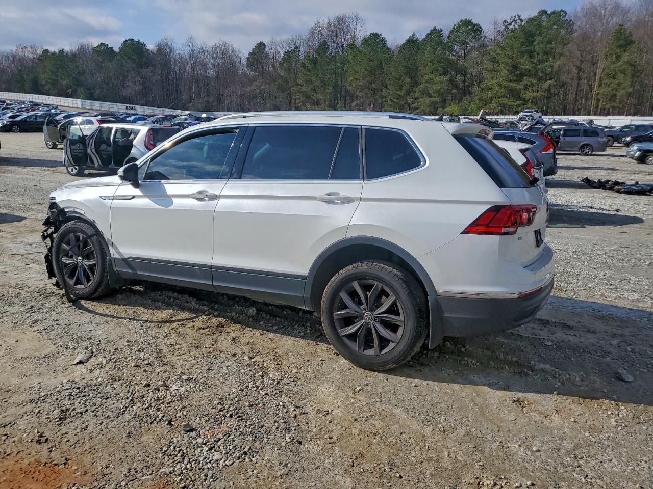 2023 Volkswagen Tiguan Se - Image 2