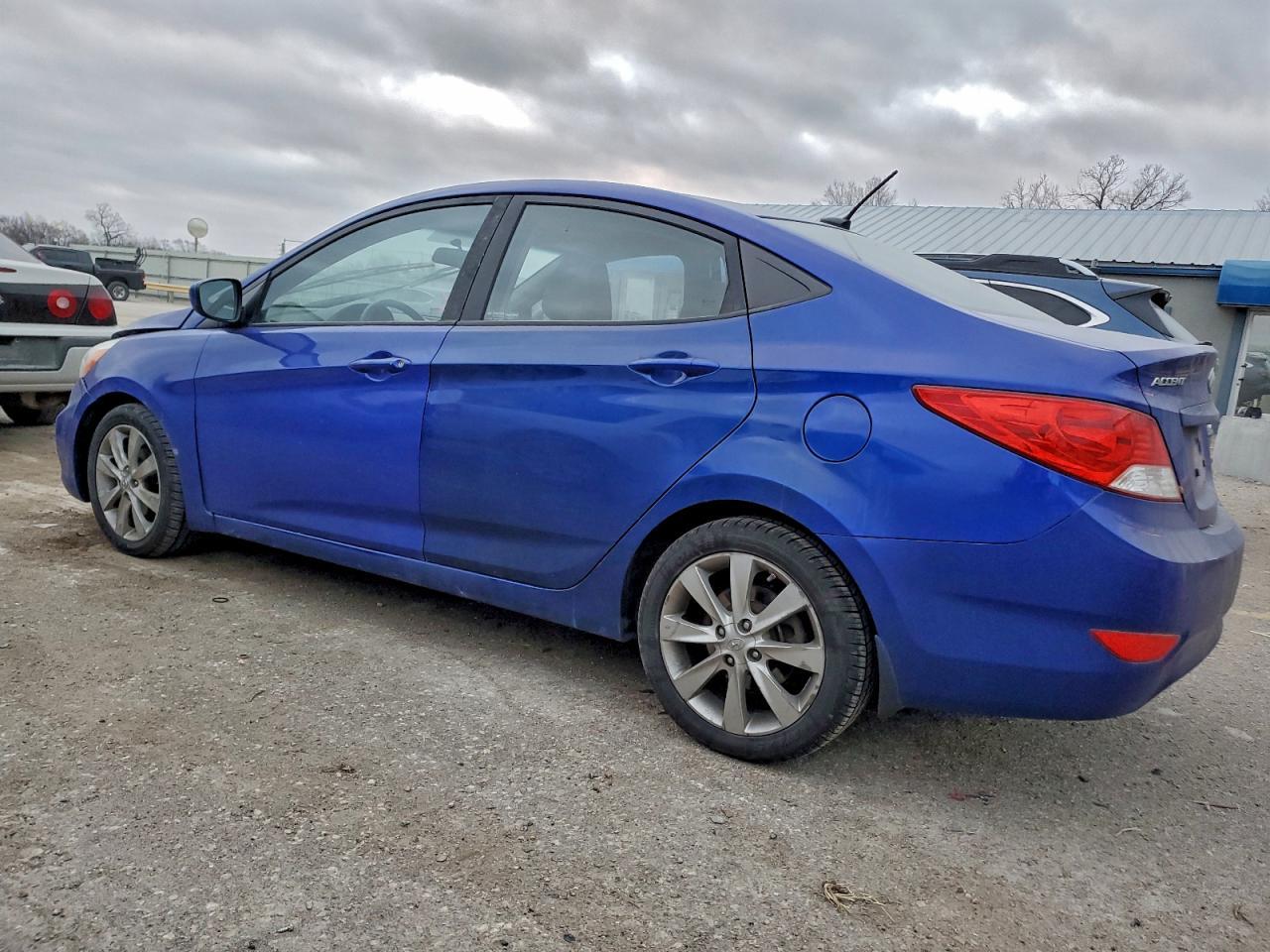 2014 Hyundai Accent Gls - Image 2
