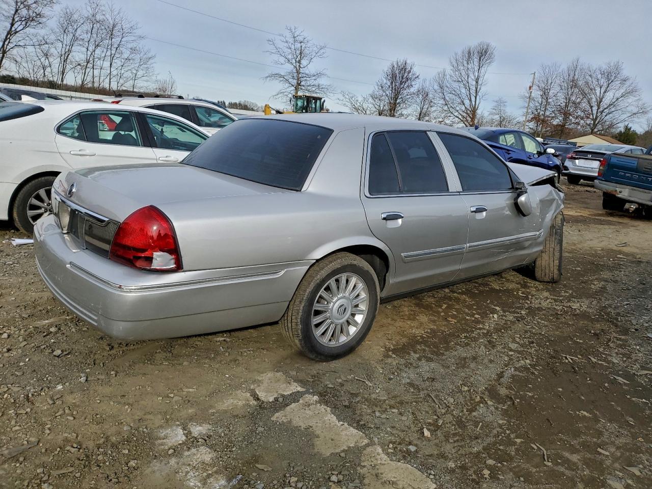 2010 Mercury Grand Marquis Ls - Фото 3