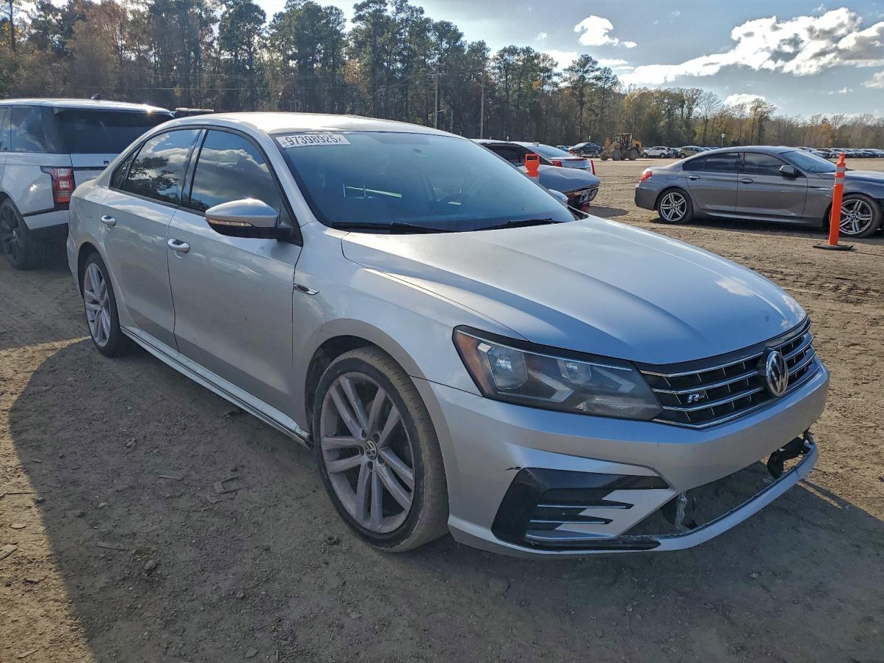 2018 Volkswagen Passat S - Фото 4