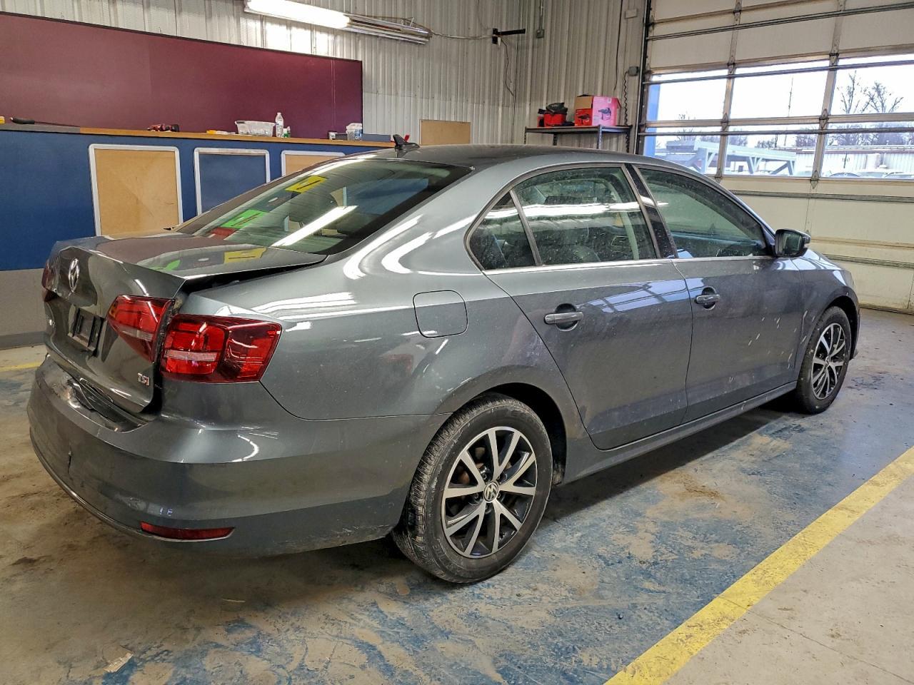 2017 Volkswagen Jetta Se - Image 3