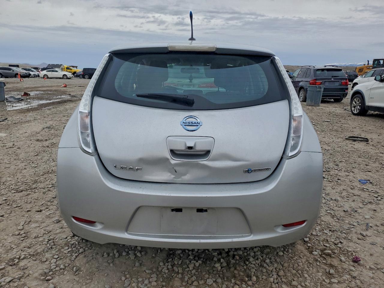 2014 Nissan Leaf S - Фото 6